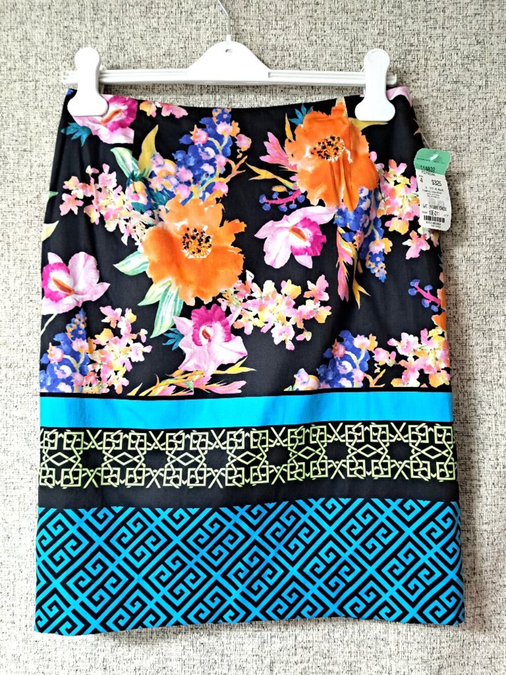 PRETTY NWT CARLISLE FLORAL MULTI COLOR LADIES LINED SKIRT SIZE 4